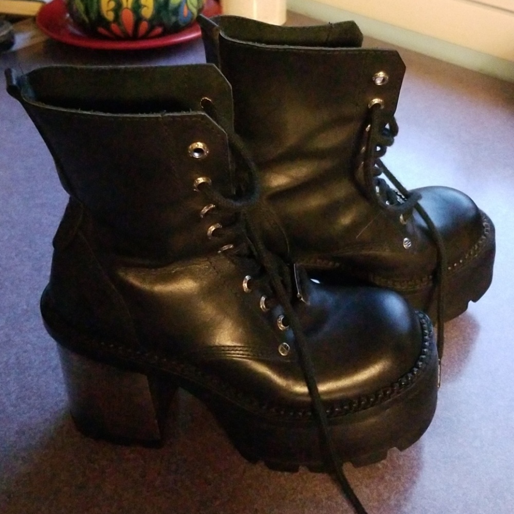 New Rock Womens Platform lace up boots  size 7